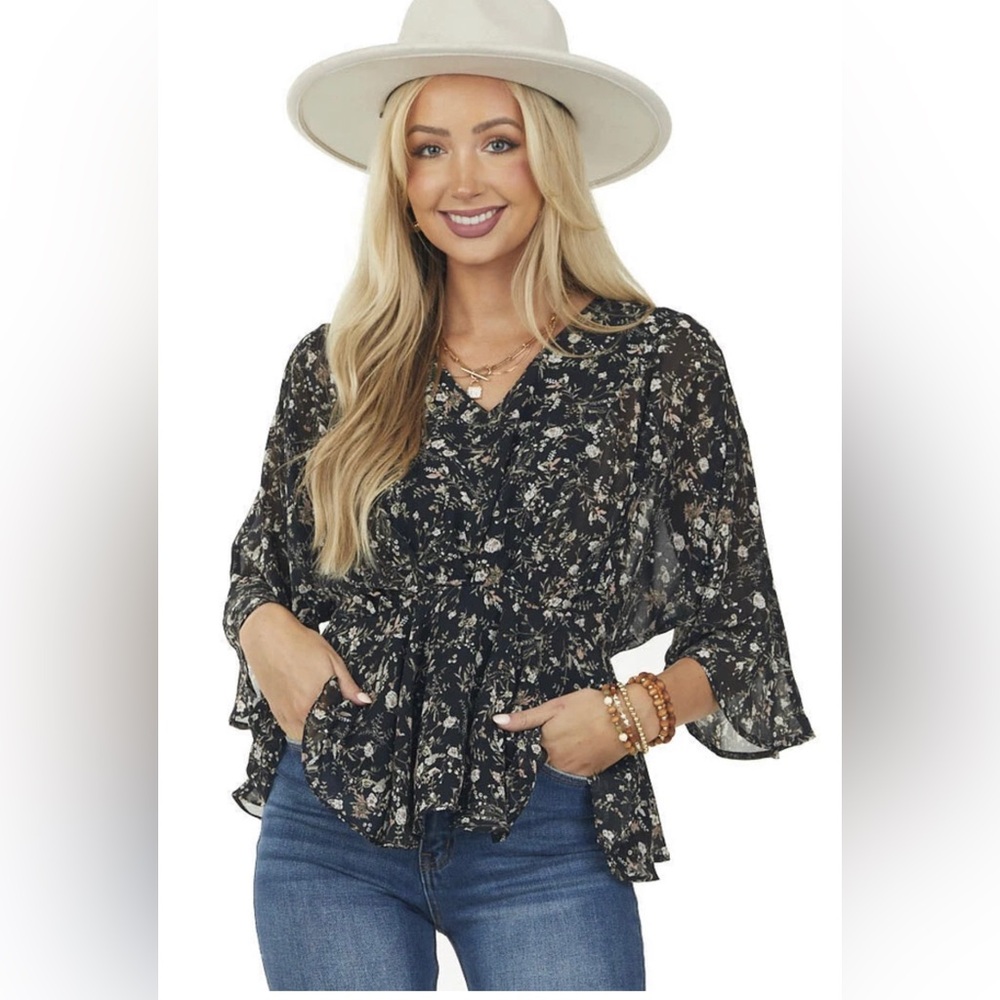 Hayden Flowy Floral V-neck Babydoll Blouse NWT Large